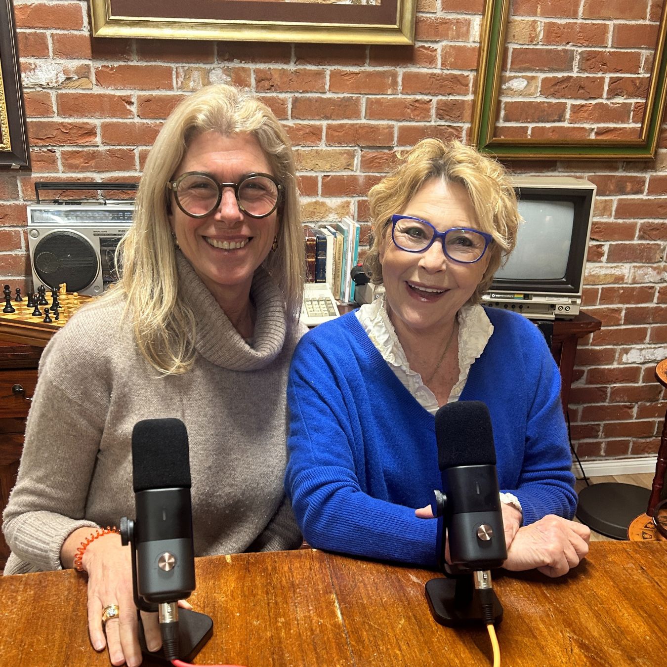 MANUELA KUSTERMANN ai microfoni di SU LA MASCHERA