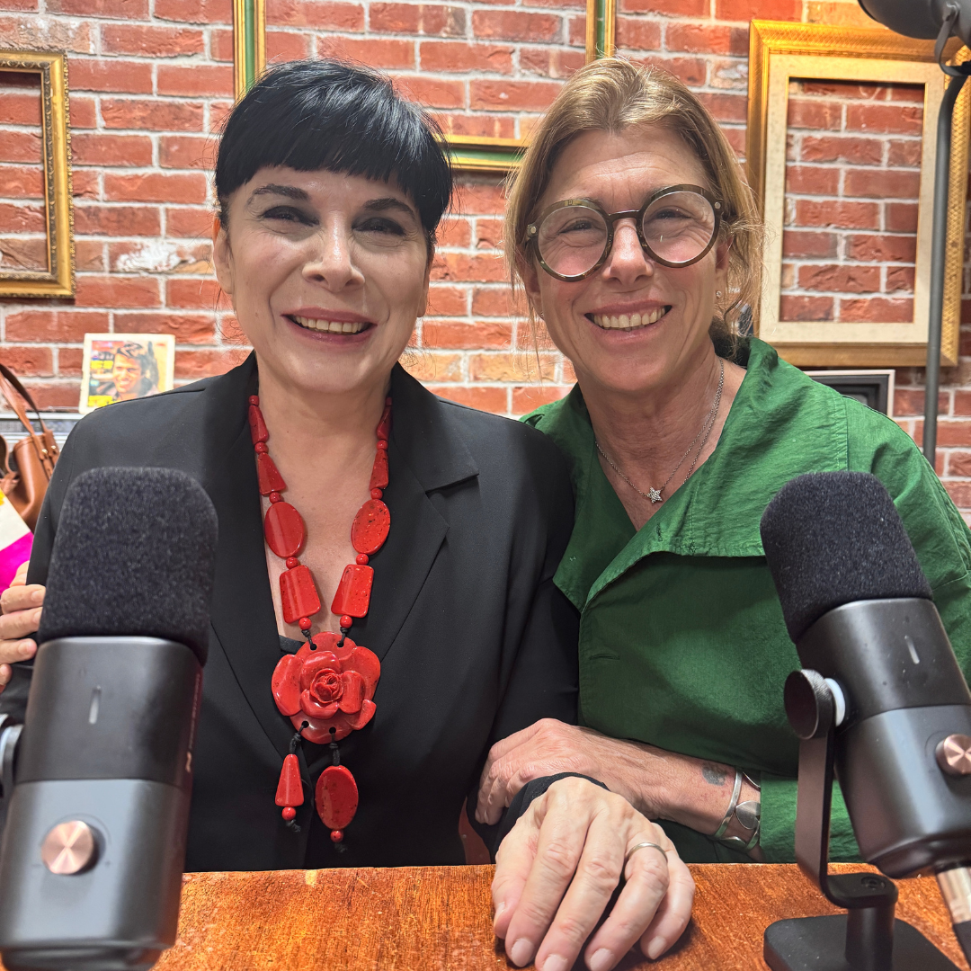 MARIANGELA D'ABBRACCIO ai microfoni di SU LA MASCHERA
